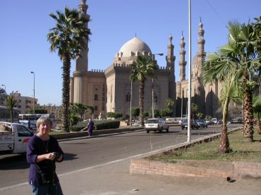 Gitte foran citadellet i Cairo.