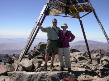 Kim og Gitte på Toubkals top