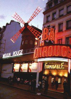 Moulin Rouge set udefra
