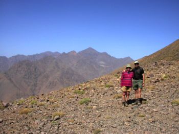 Gitte og Kim med Toubkal i baggrunden