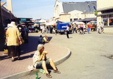 Gitte i rendestenen p marked i Riga