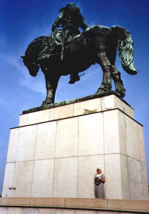 Efter sigende Verdens strste rytterstatue