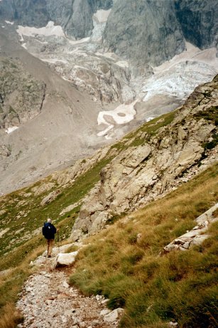  Gitte på vej ned ved Glacier des Oulettes